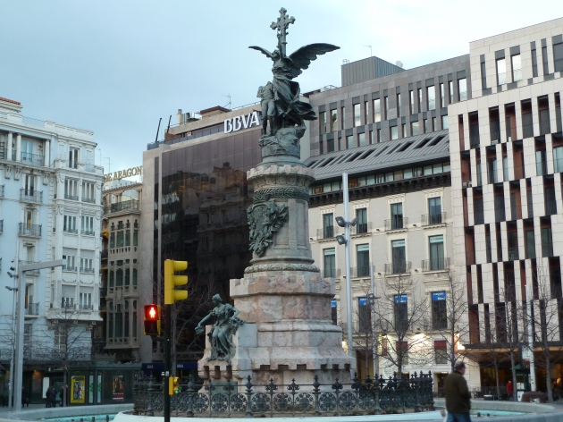 Monumento a los Mártires, Plaza de España