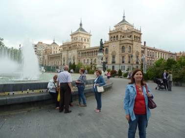 Plaza de Zorrilla, al fondo Academia de Caballeria